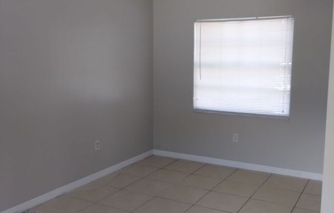 1 Bedroom 1.5 Bath Near Downtown Eustis - Move-in Costs reduced 30%