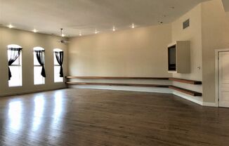 2 beds, 1.5 baths, $1,375, Unit Loft 4