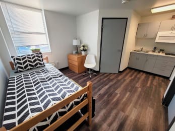 Studio, 1 bath, 201 sqft, $880