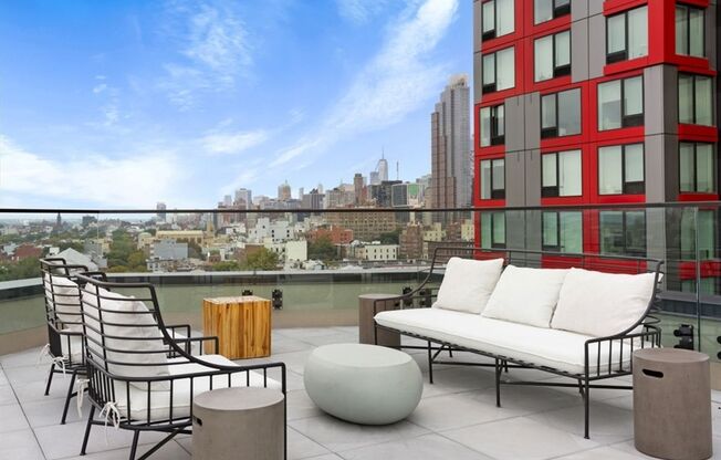 1 bed, 1 bath, 740 sqft, $4,250, Unit 502