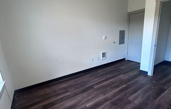 1 bed, 1 bath, 743 sqft, $1,400, Unit 123