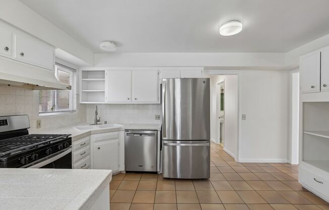 3Bd/2ba Home w/parking in Santa Monica