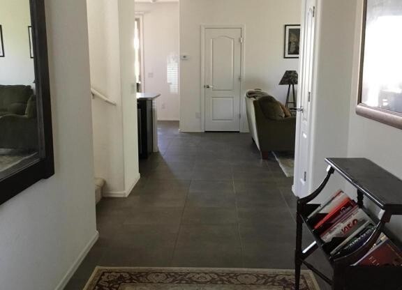 Exquisite Chandler 4 bed 3 bath home with Community Pool!!