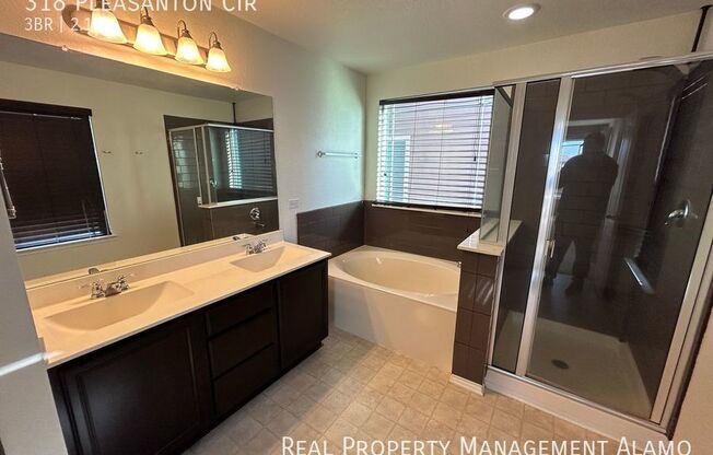 3 beds, 2.5 baths, 2,429 sqft, $1,999