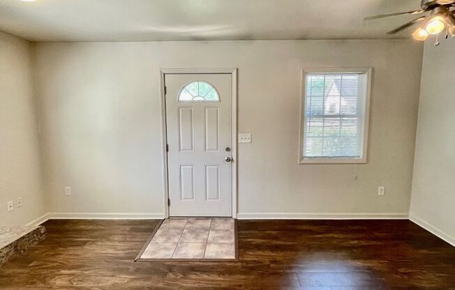 1 Bedroom 1 Bath Duplex Cute and charming area in the heart of Huntersville... perfect for single person or elderly looking to downsize