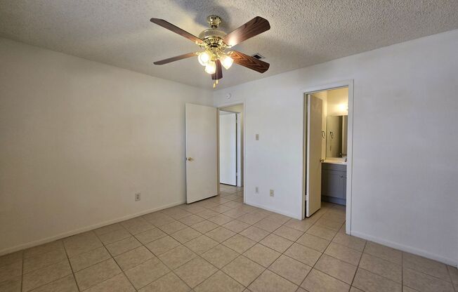 3 beds, 2 baths, 1,308 sqft, $1,295, Unit 3101 Honeysuckle Cir - B