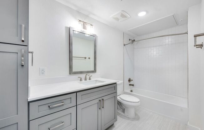 Studio, 1 bath, 476 sqft, $1,375