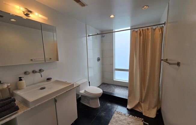 3 beds, 2.5 baths, 2,375 sqft, $4,995, Unit 1B
