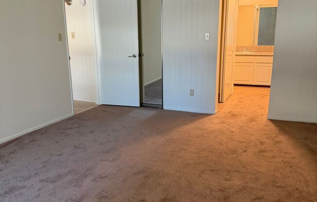 054 - Madre Del Mar Apartments