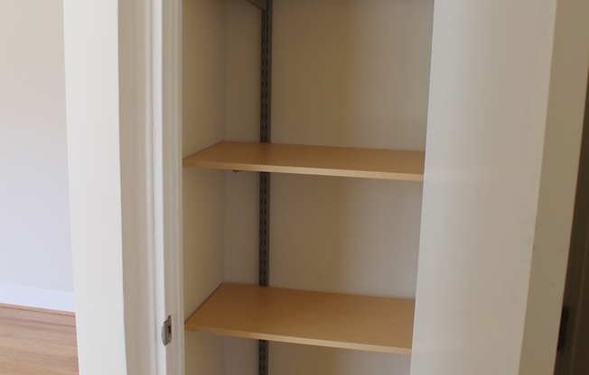 Studio, 1 bath, 450 sqft, $2,075, Unit 301