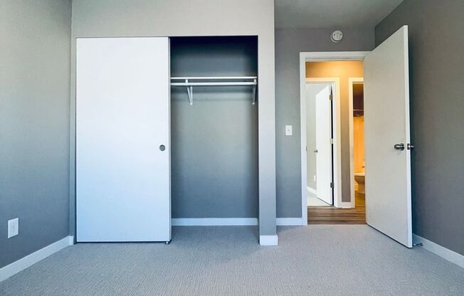 2 beds, 1 bath, 738 sqft, $2,395, Unit 3040-6