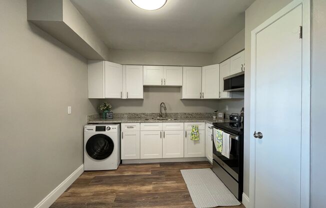 1 bed, 1 bath, 557 sqft, $1,299, Unit B10