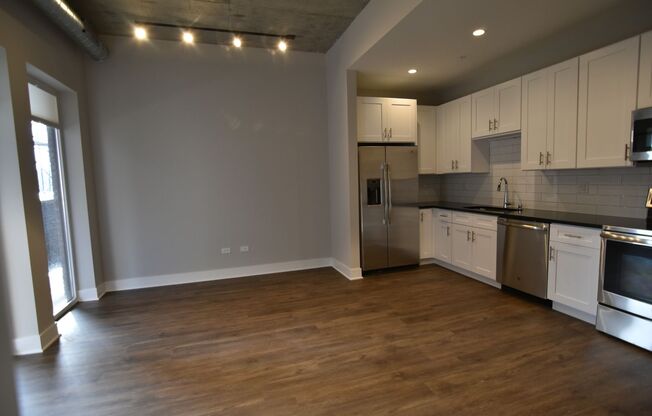 1 bed, 1 bath, 673 sqft, $3,200, Unit 3833-419