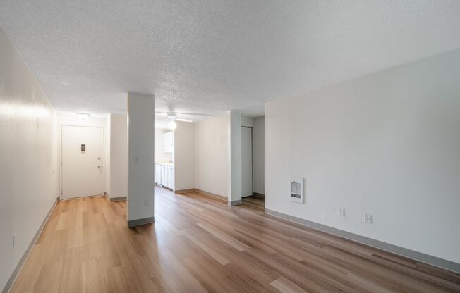 2 beds, 1 bath, $1,399, Unit 36-5