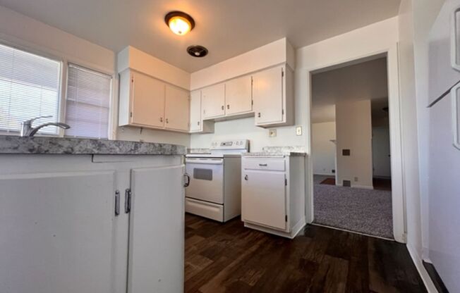 2 beds, 1 bath, $1,595