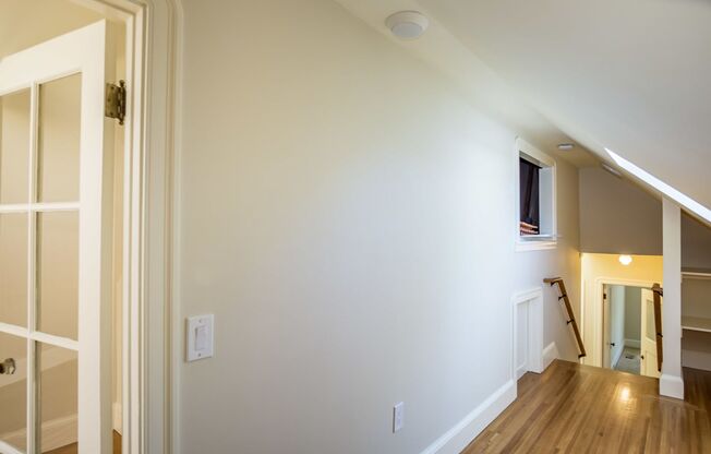 1809 Versailles Ave - 4+ bedroom | 3.5 bathroom | Single family home