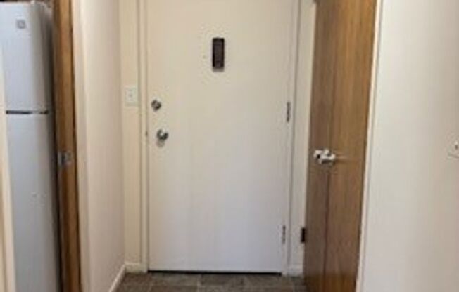 2 beds, 2 baths, 883 sqft, $1,675, Unit 313