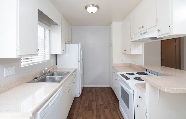 Beautiful 2bd/1ba Apartment in El Cajon with Parking and Private Patio