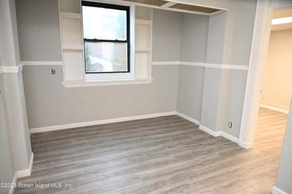 37 AVON PL