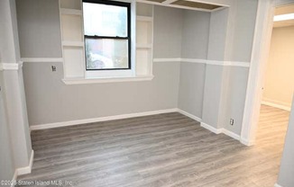 37 AVON PL