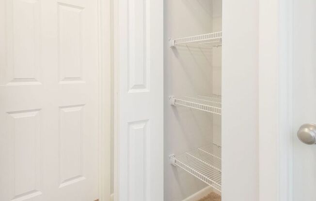 1 bed, 1 bath, 700 sqft, $1,240, Unit 116