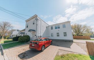 360 Albany Ave