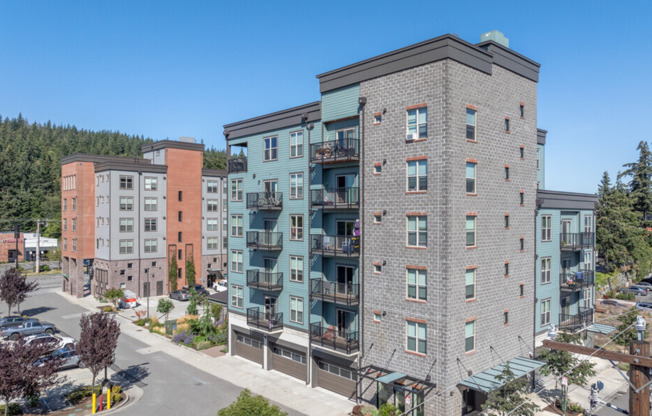 4 beds, 2 baths, $2,600, Unit 109-308