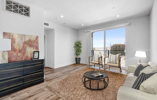 2 beds, 2 baths, 911 sqft, $2,595, Unit 404