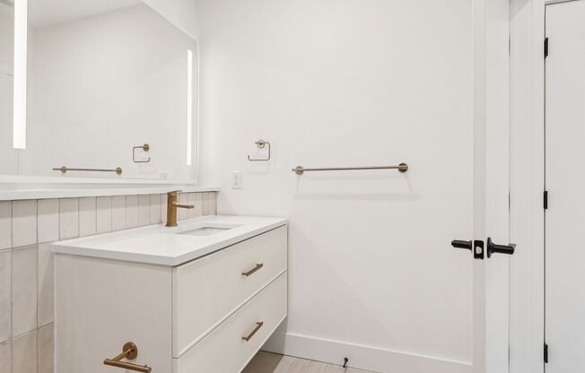 3 beds, 2 baths, 1,250 sqft, $3,667, Unit 110