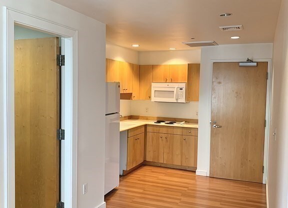 1 bed, 1 bath, 570 sqft, $2,600, Unit 8G