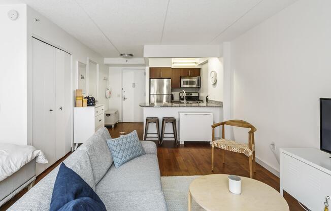 555 W 23 ST