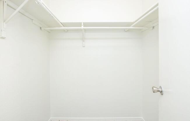 2 beds, 2 baths, 1,044 sqft, $1,600