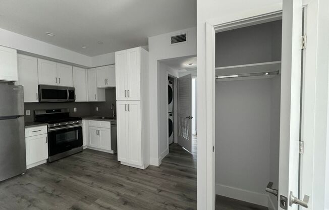 2 beds, 2 baths, 911 sqft, $2,795, Unit 604