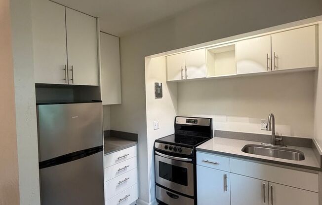 Studio, 1 bath, 374 sqft, $1,150, Unit 102