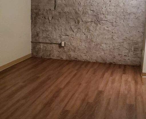3 beds, 2 baths, 1,349 sqft, $1,996, Unit 106E