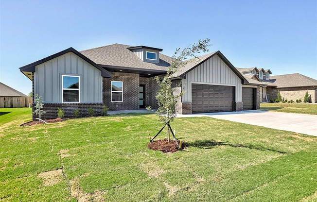 Stunning Brand-New 4-Bedroom Home in Mustang, OK