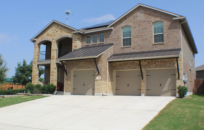 Beautiful spacious rental with fabulous upgrades. Realtor Commission $500