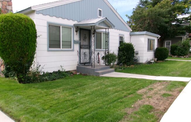 2 beds, 1 bath, $1,550