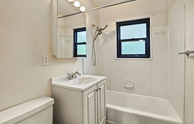 2 beds, 1 bath, 792 sqft, $1,985, Unit B408
