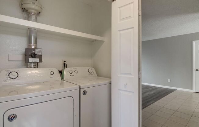 2 beds, 1.5 baths, 900 sqft, $2,395