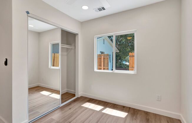 2 bedrooms 1.5 baths home in San Diego FOR RENT!!