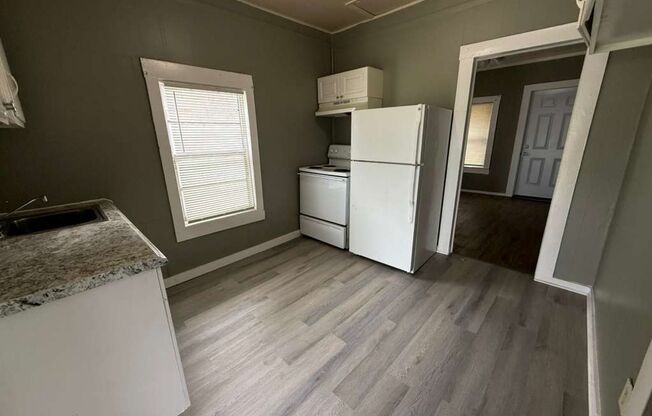 2 beds, 1 bath, $1,350
