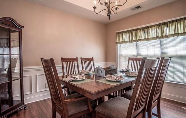 Charming 3 bed 2.5 bath Home in Huntersville!