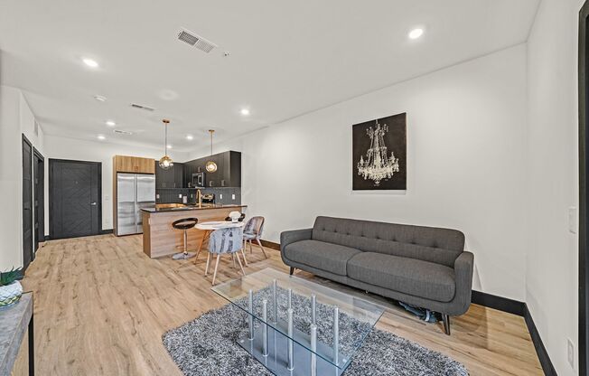 1 bed, 1 bath, 900 sqft, $2,000, Unit C11