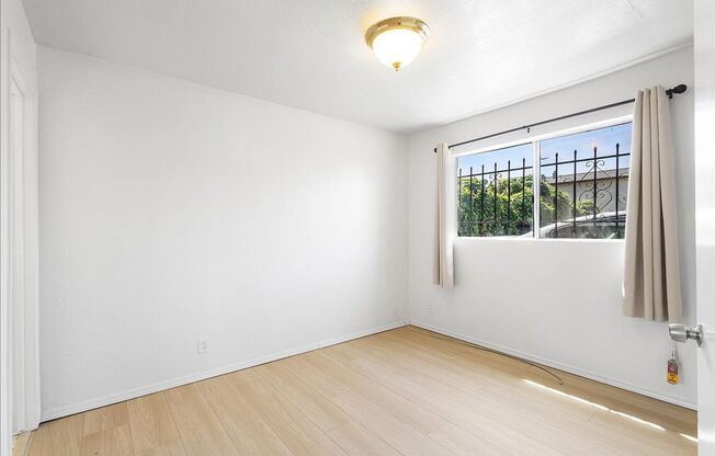 25th St. E 1843 &amp; 1847