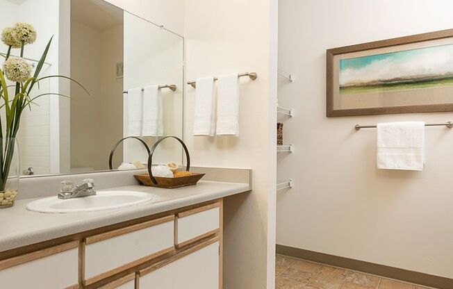 3 beds, 2 baths, 1,322 sqft, $2,350, Unit 6