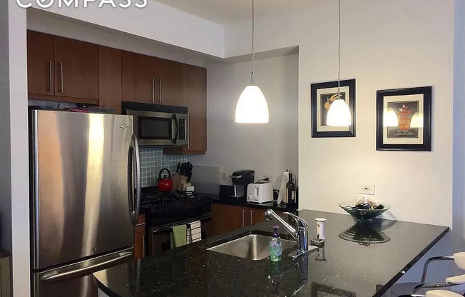 242 E 25 ST
