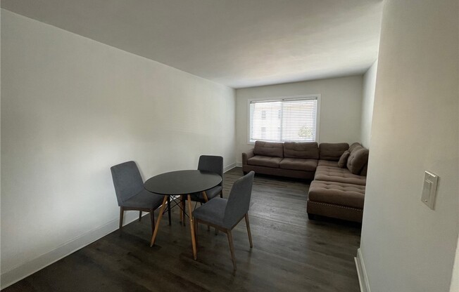 3 beds, 1 bath, 1,000 sqft, $3,600, Unit 5