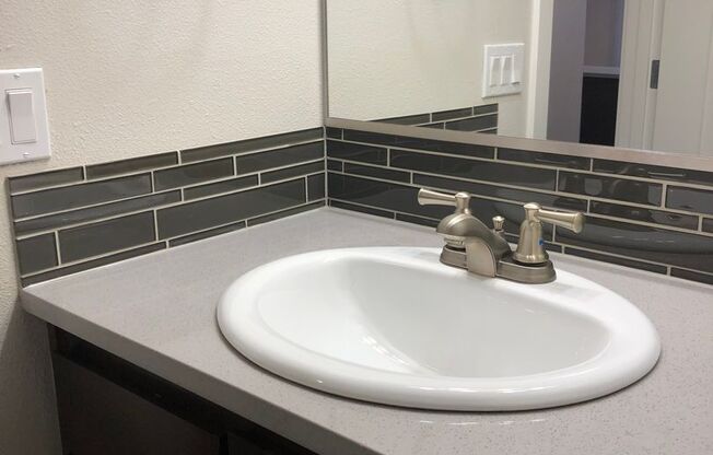 3 beds, 2 baths, 1,044 sqft, $1,895, Unit 207