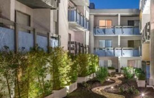 1 bed, 1 bath, 670 sqft, $1,895, Unit 1348